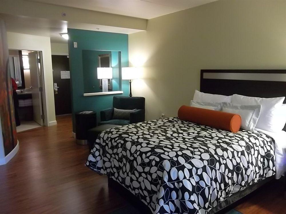 Hotel Indigo Atlanta Airport College Park By Ihg Екстериор снимка